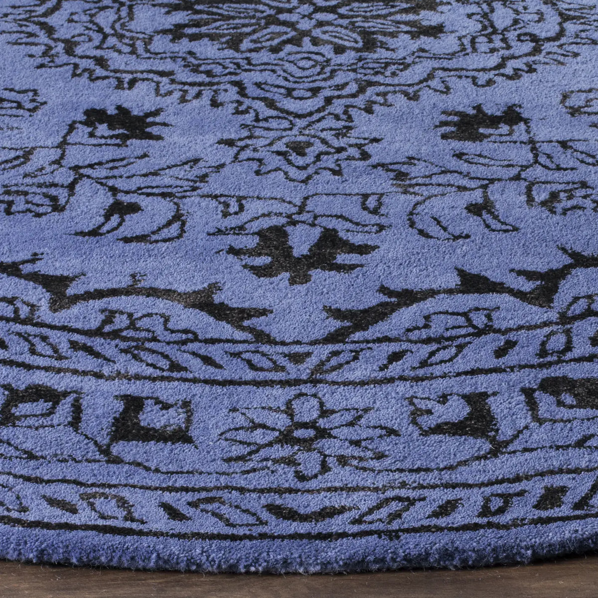 Safavieh Glamour 6'-0" x 6'-0" Rug in Purple