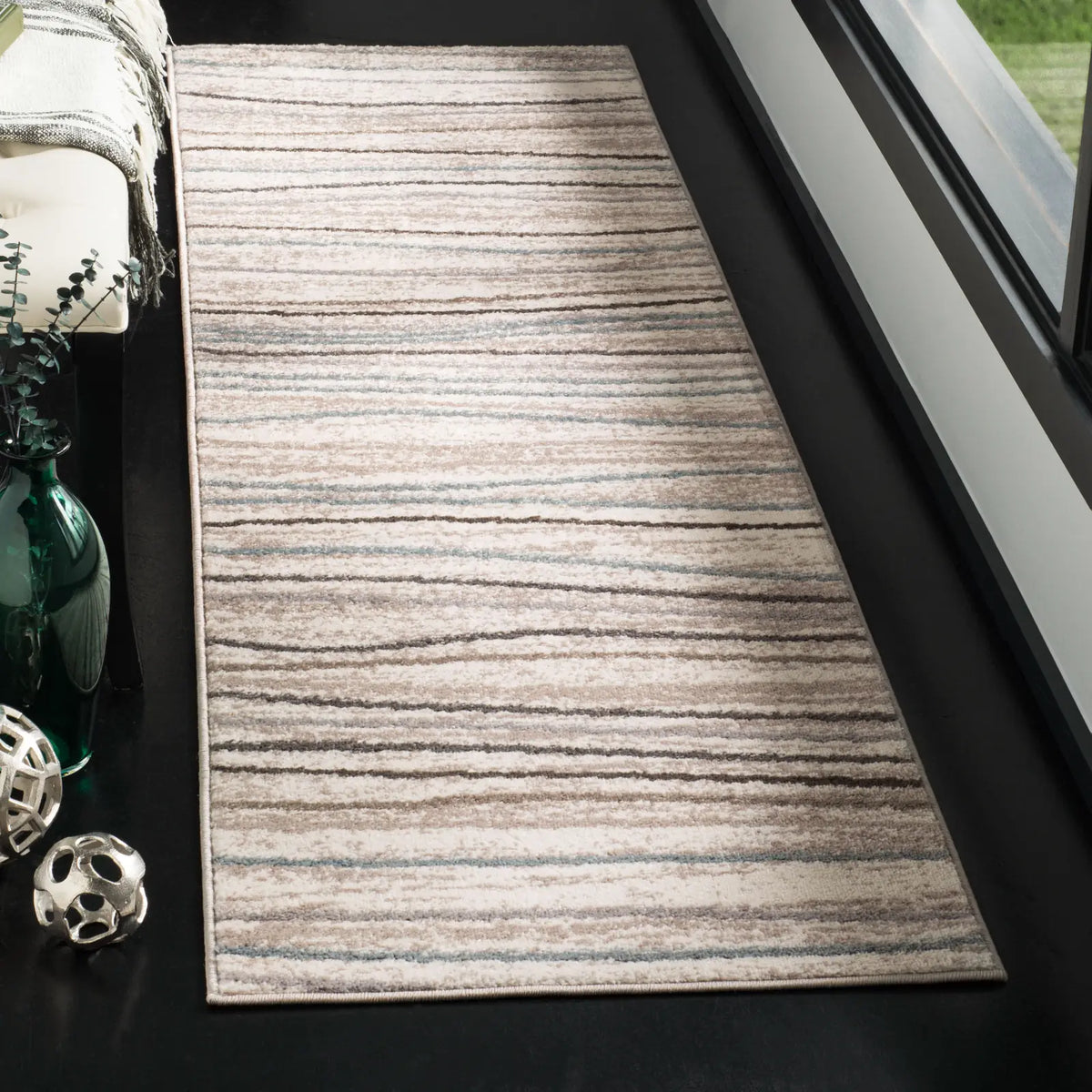 Safavieh Amsterdam 2'-3" x 10'-0" Rug in Cream / Beige