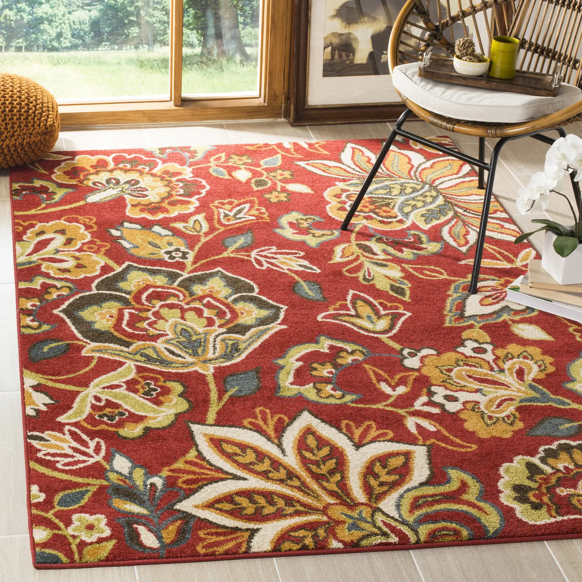 Safavieh Newbury 5'-1" x 7'-6" Rug in Red / Ivory