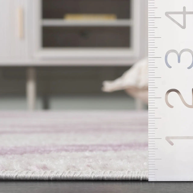 Safavieh Adirondack 4'-0" x 6'-0" Rug in Cream / Purple