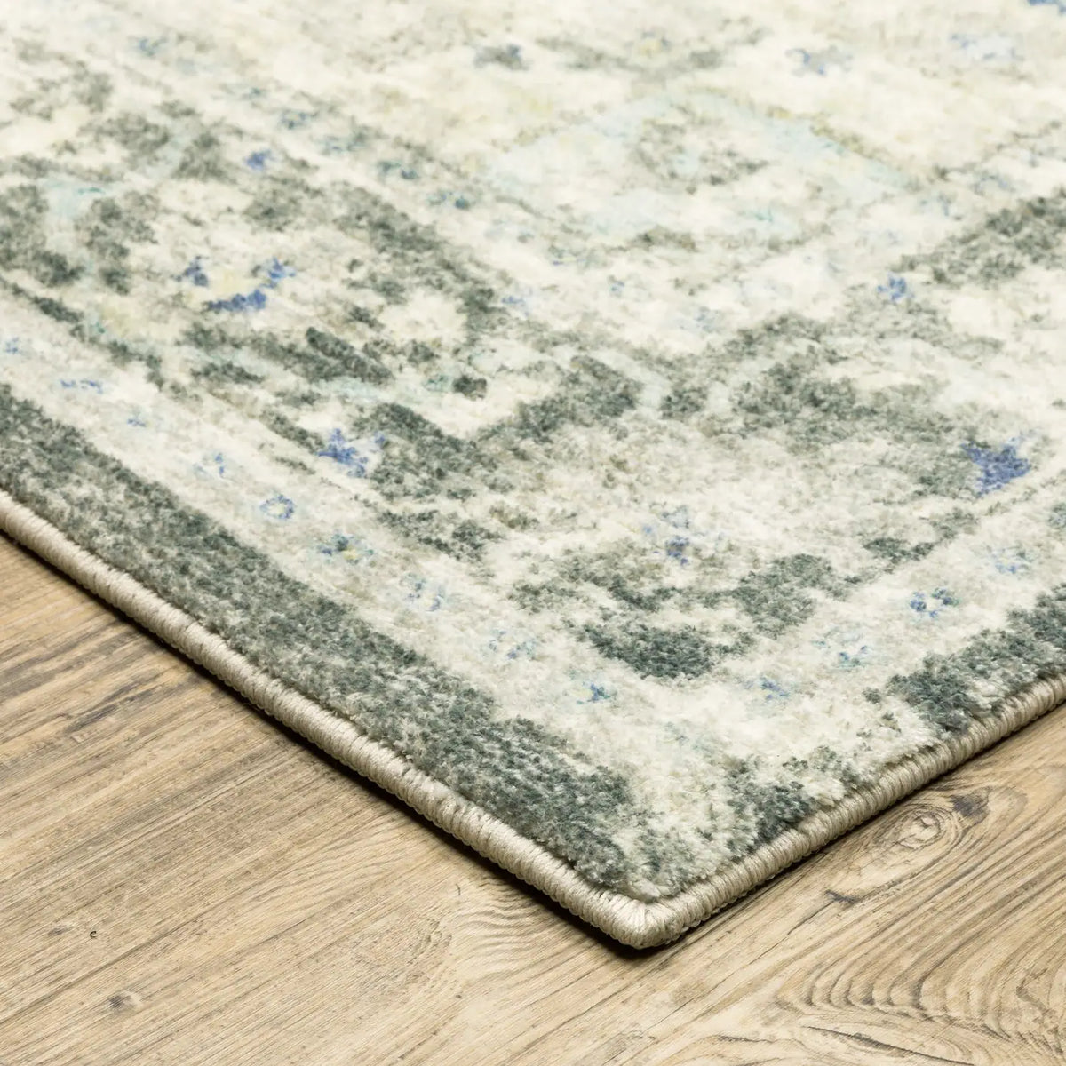 Oriental Weavers Savoy 28104 Grey/ Ivory Rug - corner detail