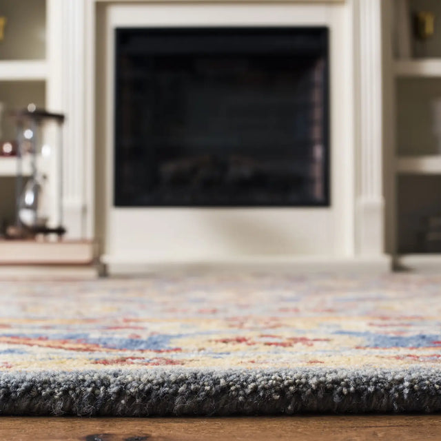 Safavieh Antiquity 4'-0" x 6'-0" Rug in Blue / Gold