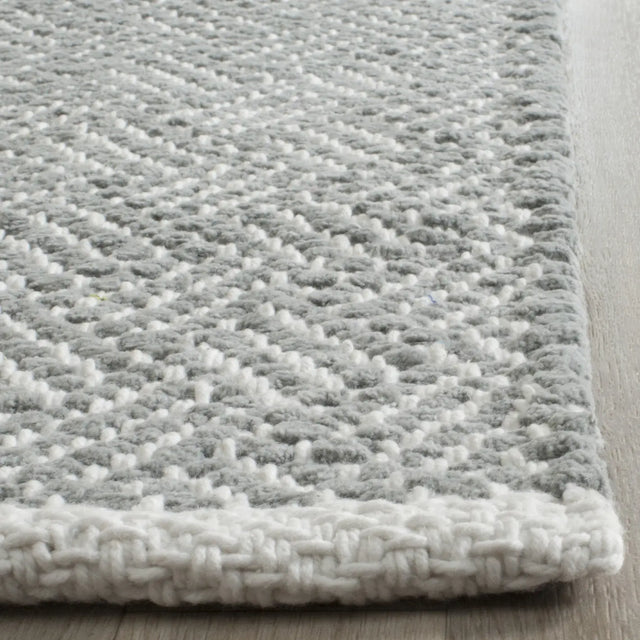 Safavieh Boston 2'-3" x 11'-0" Rug in Grey