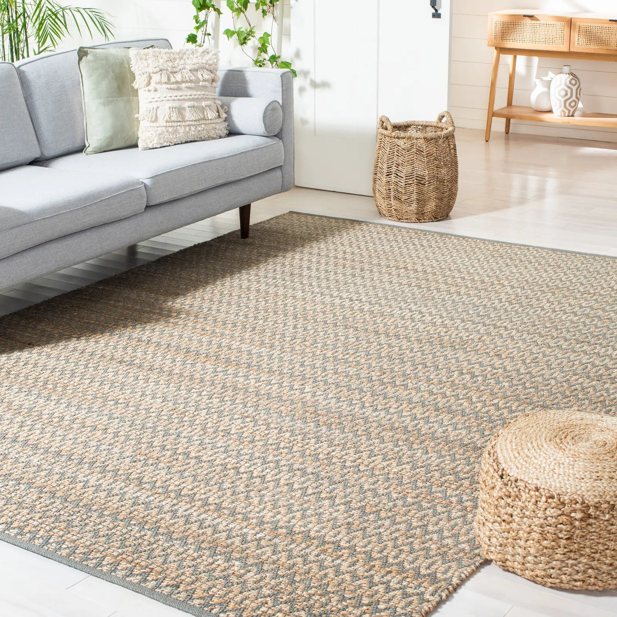 Safavieh Natural Fiber 6'-0" x 9'-0" Rug in Natural / Grey