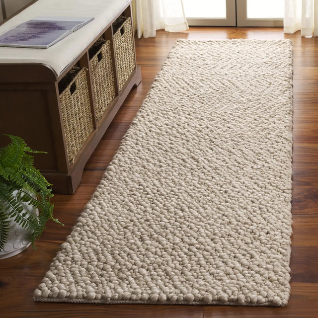 Safavieh Natura 2'-3" x 8'-0" Rug in Beige