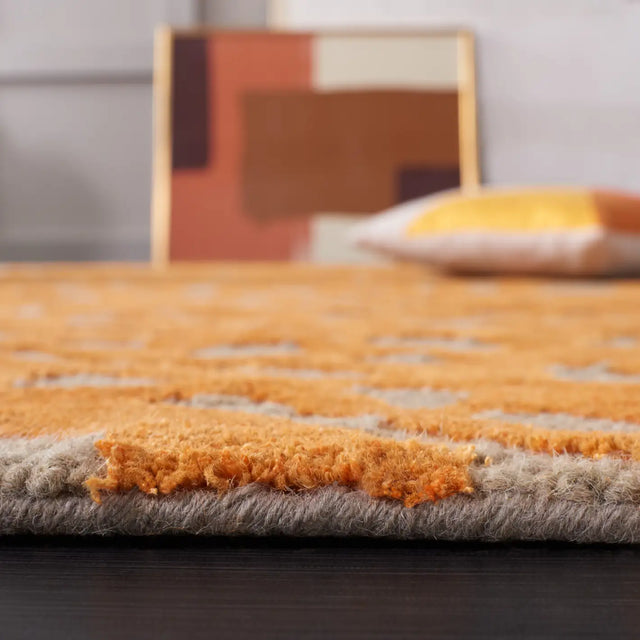 Safavieh Blossom 5'-0" x 8'-0" Rug in Grey / Orange