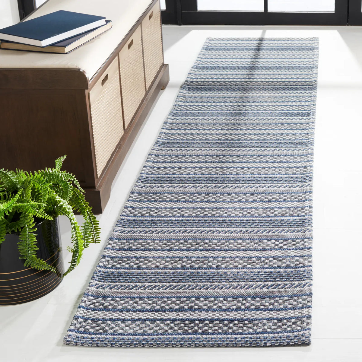 Safavieh Martha Stewart 2'-0" x 8'-0" Rug in Navy / Light Grey