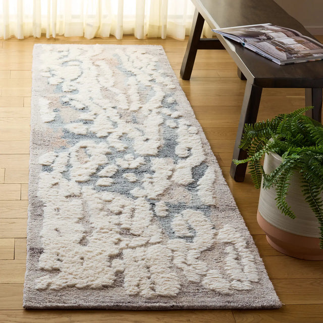 Safavieh Casablanca 2'-3" x 8'-0" Rug in Beige / Ivory