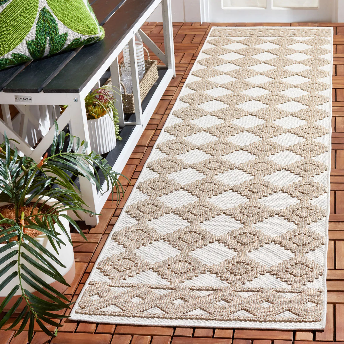 Safavieh Global 2'-2" x 8'-0" Rug in Beige / Brown