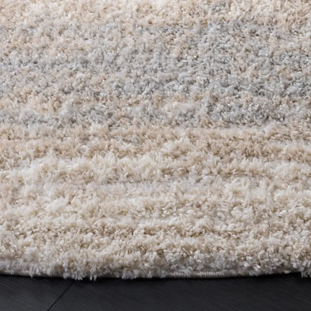 Safavieh Gemma Shag 6'-7" x 6'-7" Rug in Ivory / Beige Grey