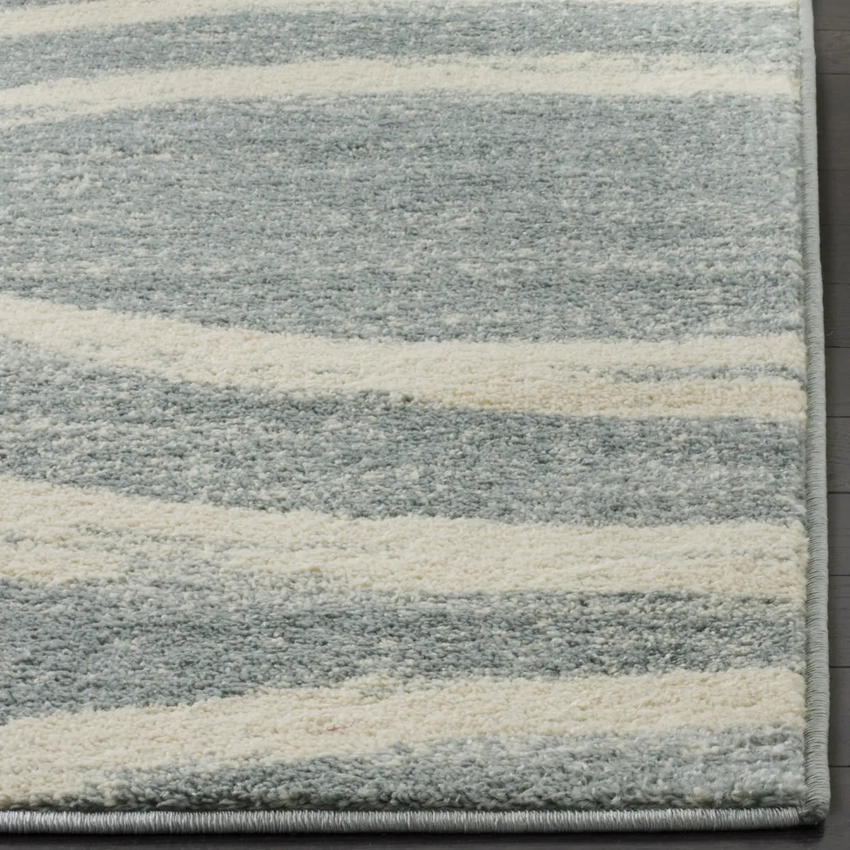 Safavieh Adirondack 4'-0" x 6'-0" Rug in Cream / Slate