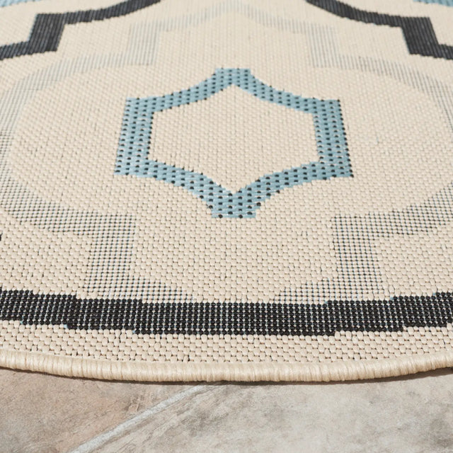 Safavieh Courtyard 5'-3" x 5'-3" Rug in Ivory / Black