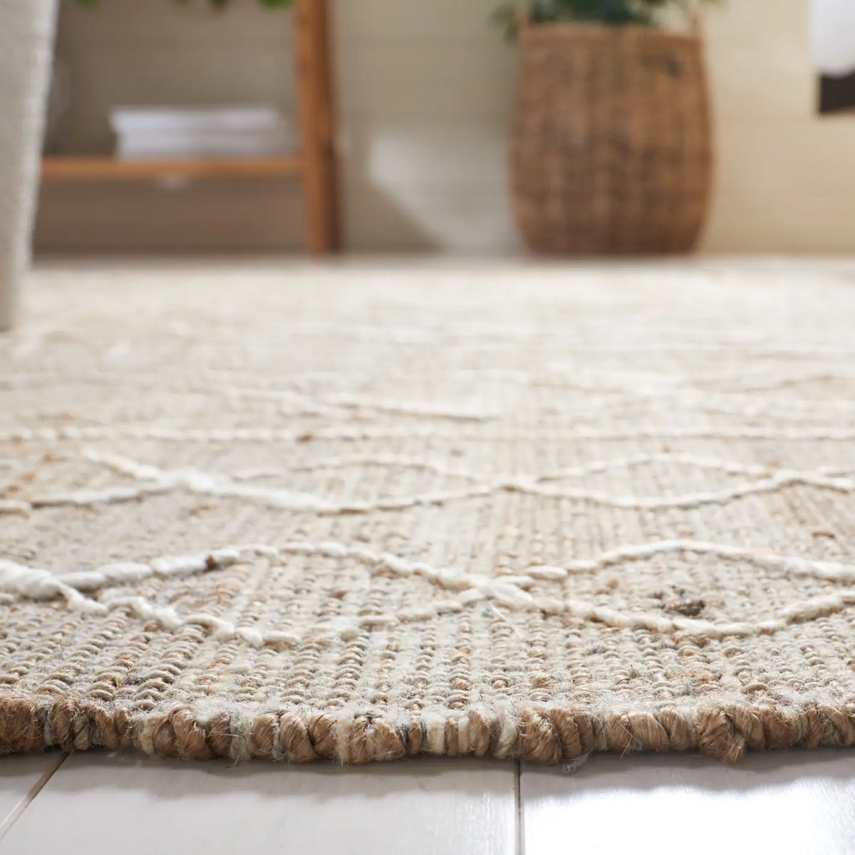 Safavieh Natural Fiber 4'-0" x 6'-0" Rug in Natural / Ivory