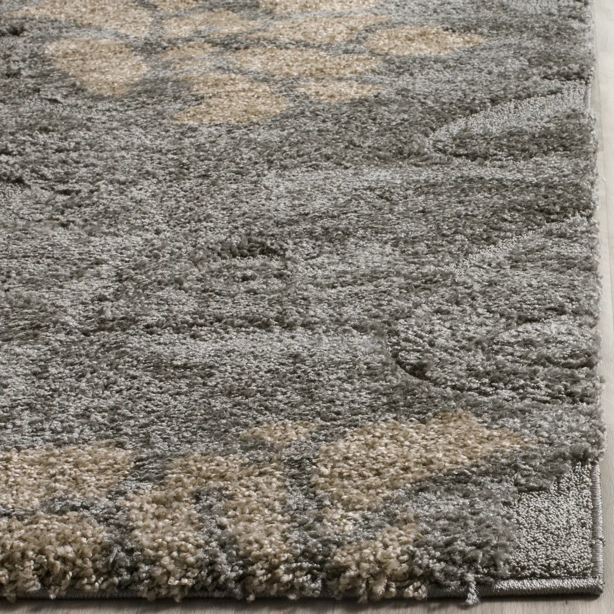 Safavieh Florida Shag 5'-3" x 7'-6" Rug in Grey / Beige