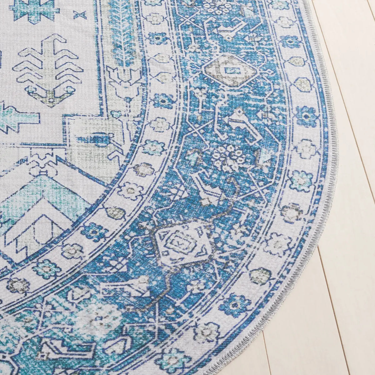 Safavieh Arizona 5'-0" x 8'-0" Rug in Beige / Blue