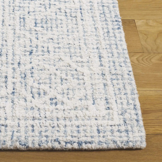 Safavieh Ebony 4'-0" x 6'-0" Rug in Blue / Ivory