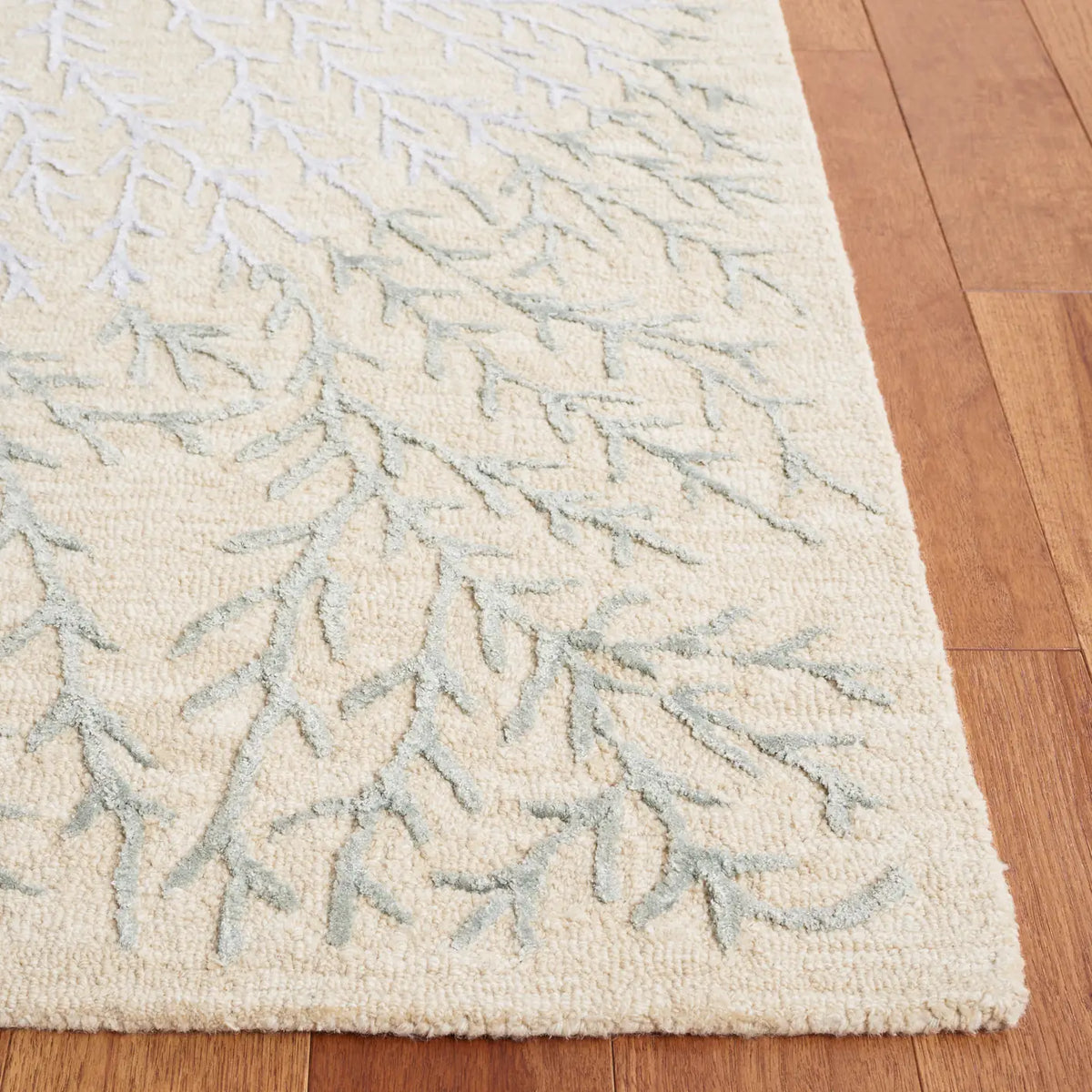 Safavieh Soho 4'-0" x 6'-0" Rug in Beige / Grey