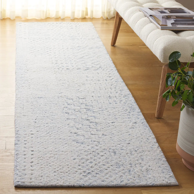 Safavieh Ebony 2'-3" x 9'-0" Rug in Ivory / Blue