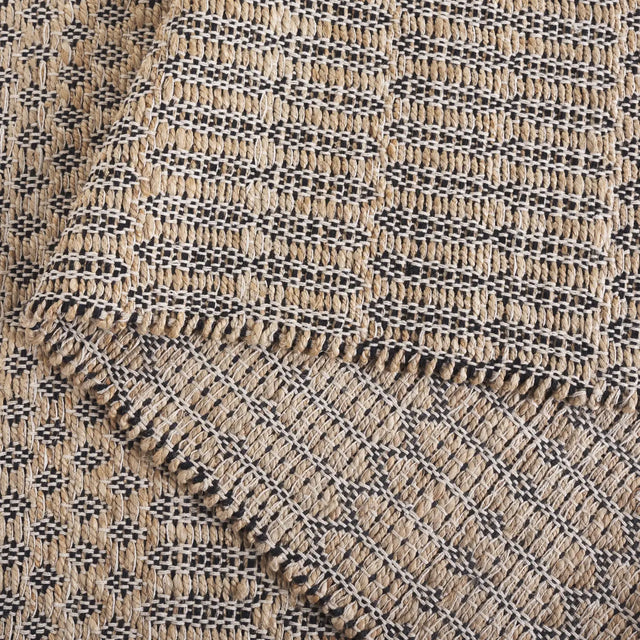 Safavieh Organica 4'-0" x 6'-0" Rug in Natural / Black