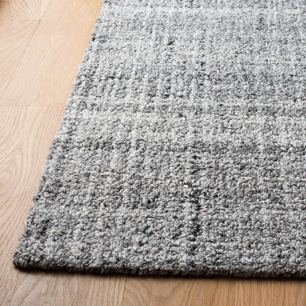 Safavieh Abstract 5'-0" x 8'-0" Rug in Grey / Black