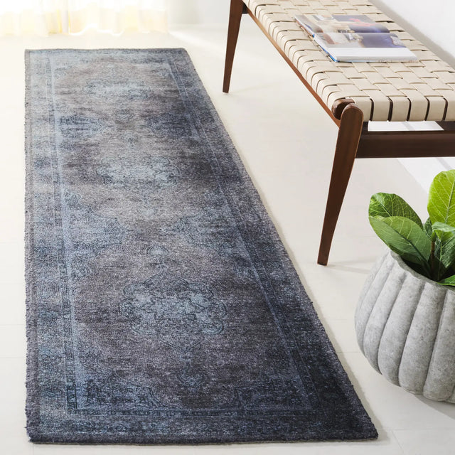 Safavieh Classic Vintage 2'-3" x 8'-0" Rug in Blue / Grey