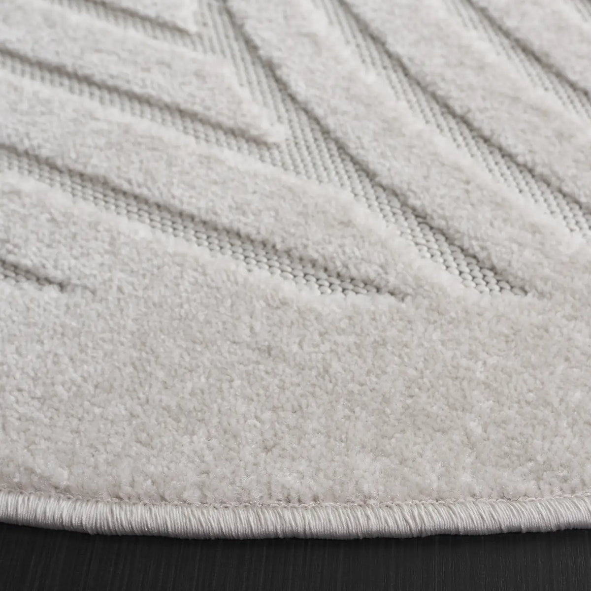 Safavieh Stella 6'-7" x 6'-7" Rug in Ivory