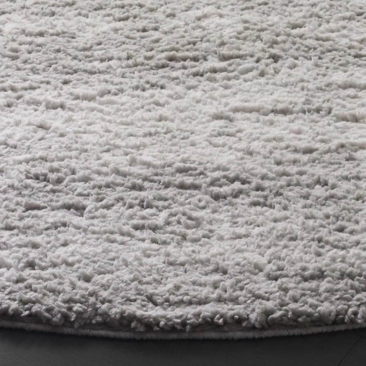 Safavieh Rumi Shag 6'-7" x 6'-7" Rug in Grey / Ivory