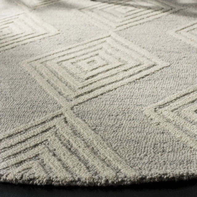 Safavieh Blossom 6'-0" x 6'-0" Rug in Silver / Ivory