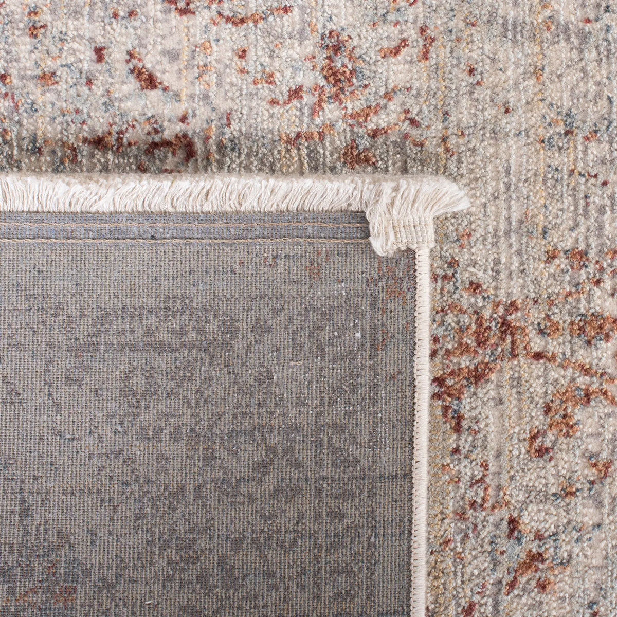 Safavieh Marvel 5'-1" x 7'-6" Rug in Beige / Gold
