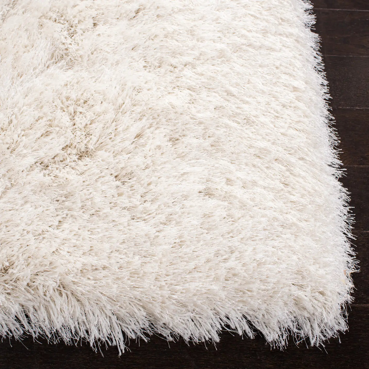 Safavieh Shag 5'-0" x 7'-0" Rug in Pearl