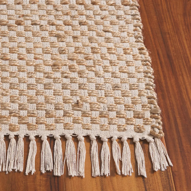 Safavieh Montauk 4'-0" x 6'-0" Rug in Natural / Yellow