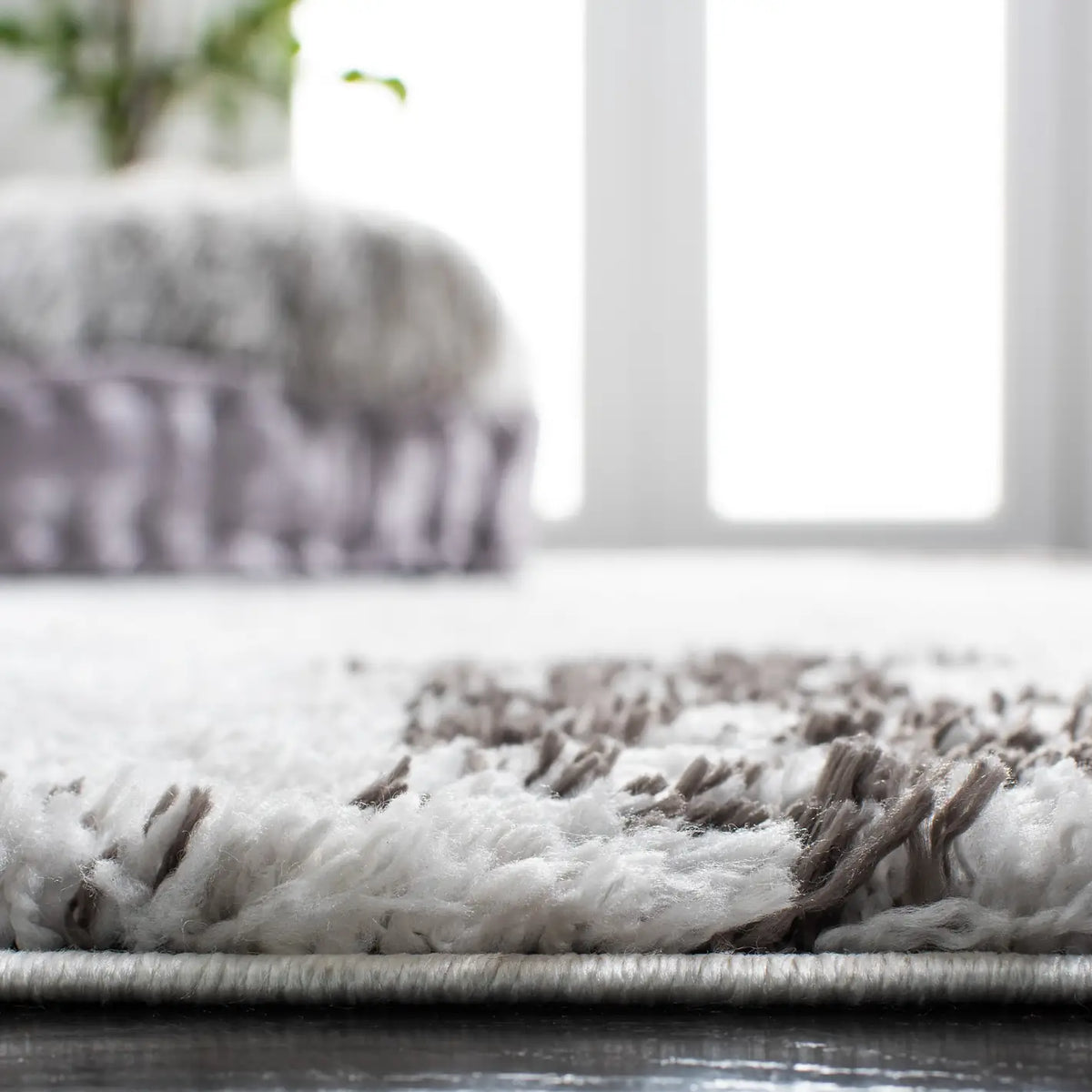 Safavieh Berber Shag 4'-5" x 6'-5" Rug in Light Grey / Dark Grey