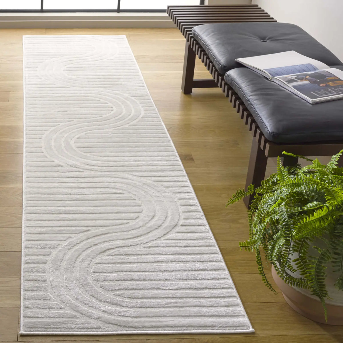 Safavieh Saylor 100 2'-0" x 8'-0" Rug in Ivory