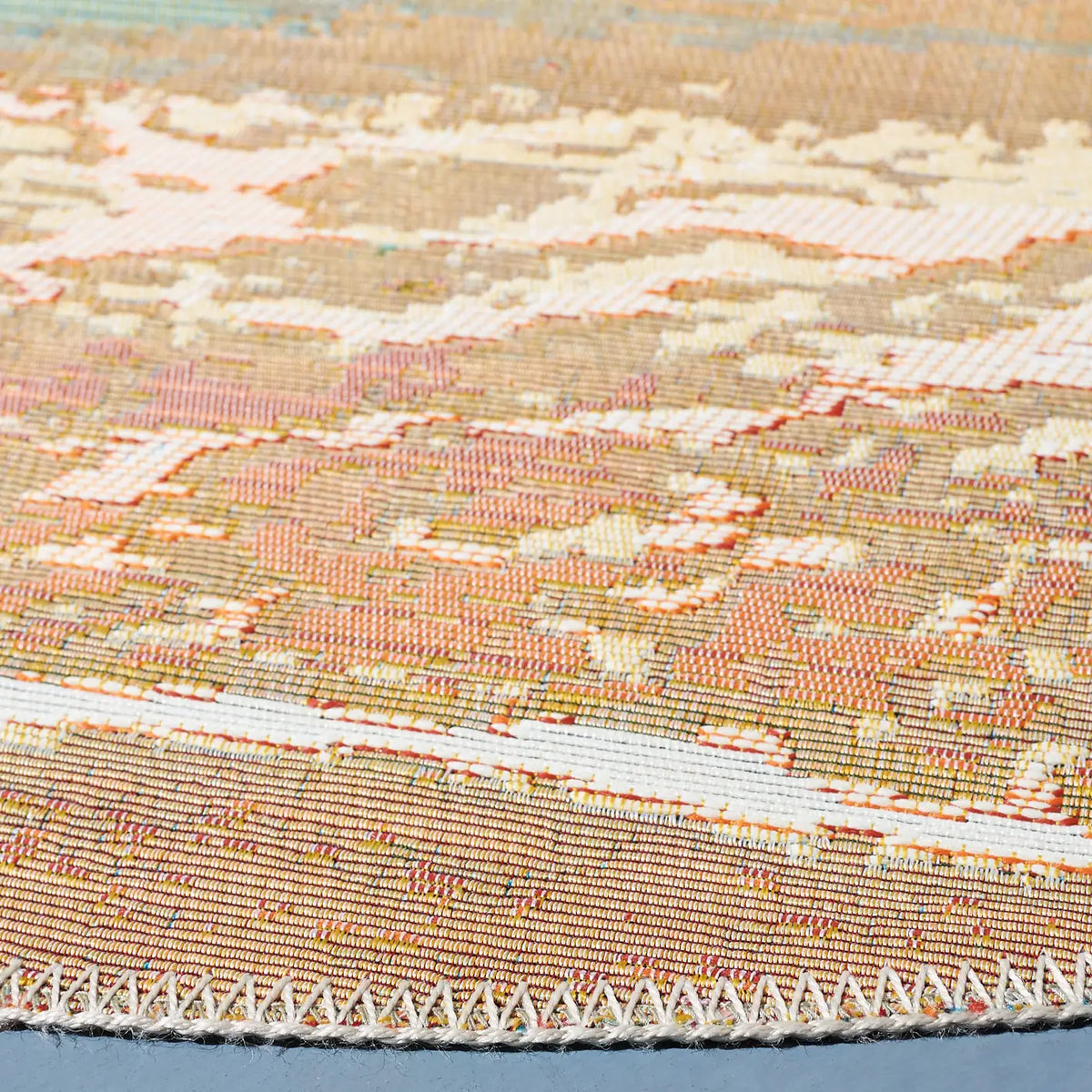 Safavieh Barbados 500 5'-3" x 5'-3" Rug in Gold / Blue