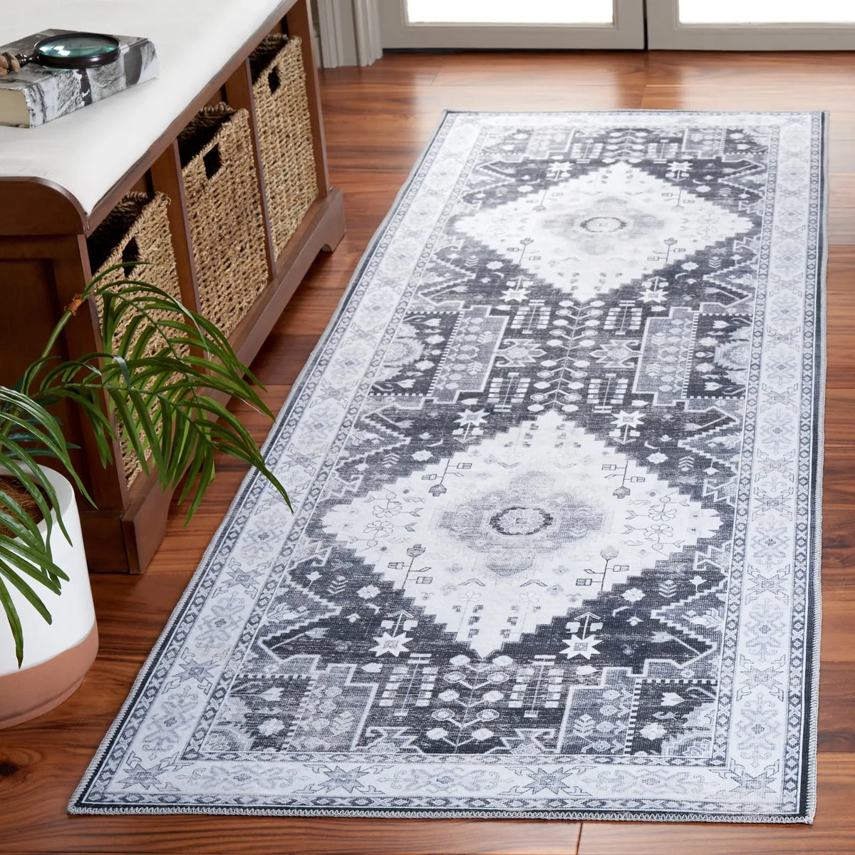 Safavieh Arizona 2'-6" x 8'-0" Rug in Grey Green / Ivory