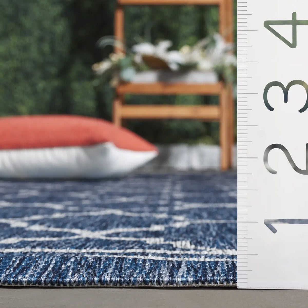 Safavieh Courtyard 4'-0" x 5'-7" Rug in Navy / Grey
