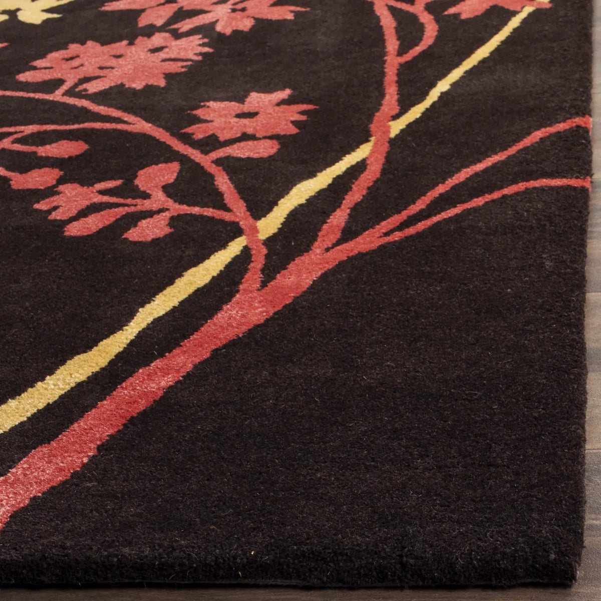 Safavieh Soho 5'-0" x 8'-0" Rug in Brown / Red