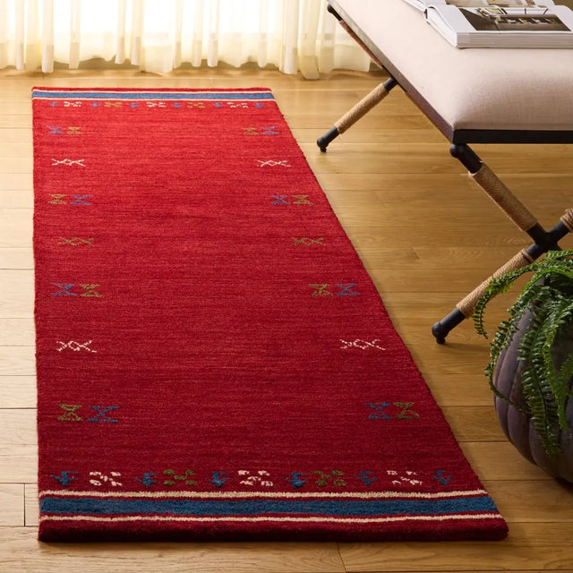Safavieh Himalaya 2'-3" x 8'-0" Rug in Red