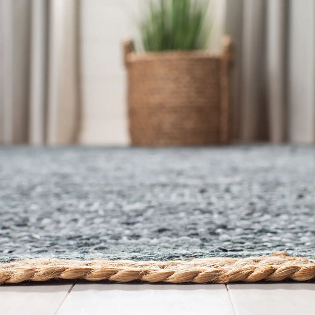 Safavieh Cape Cod 5'-0" x 8'-0" Rug in Grey / Natural
