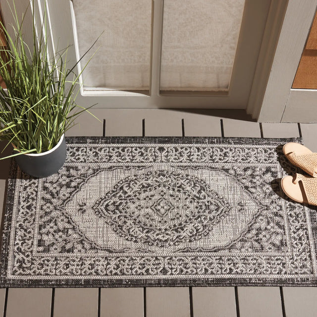 Safavieh Courtyard 2'-0" x 3'-7" Rug in Light Grey / Black