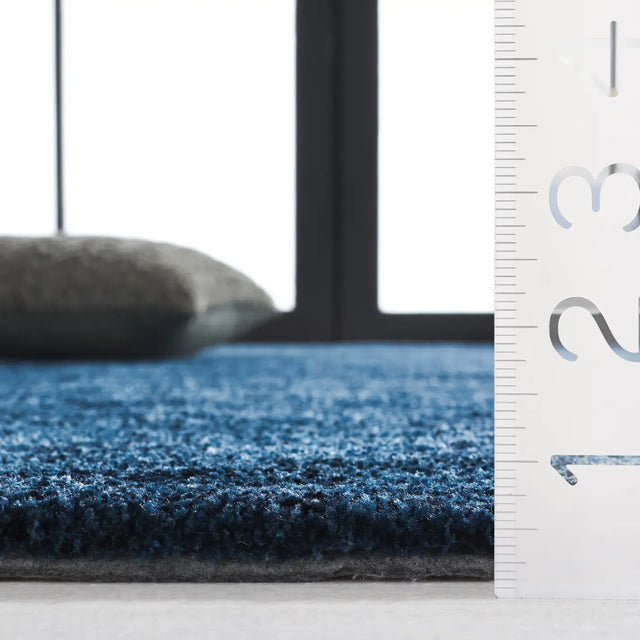 Safavieh Carmine 4'-0" x 6'-0" Rug in Turquoise