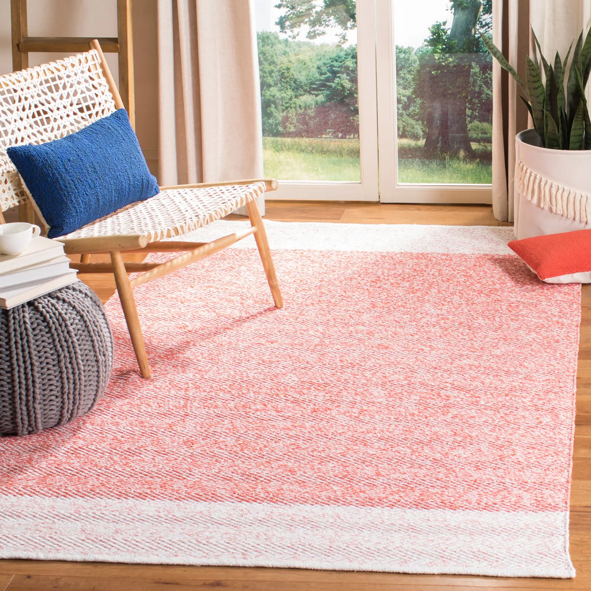 Safavieh Nantucket 4'-0" x 6'-0" Rug in Ivory / Rust