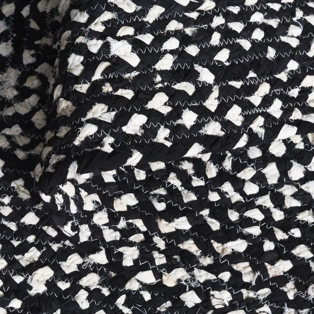 Safavieh Braided 4'-0" x 6'-0" Rug in Black / Ivory