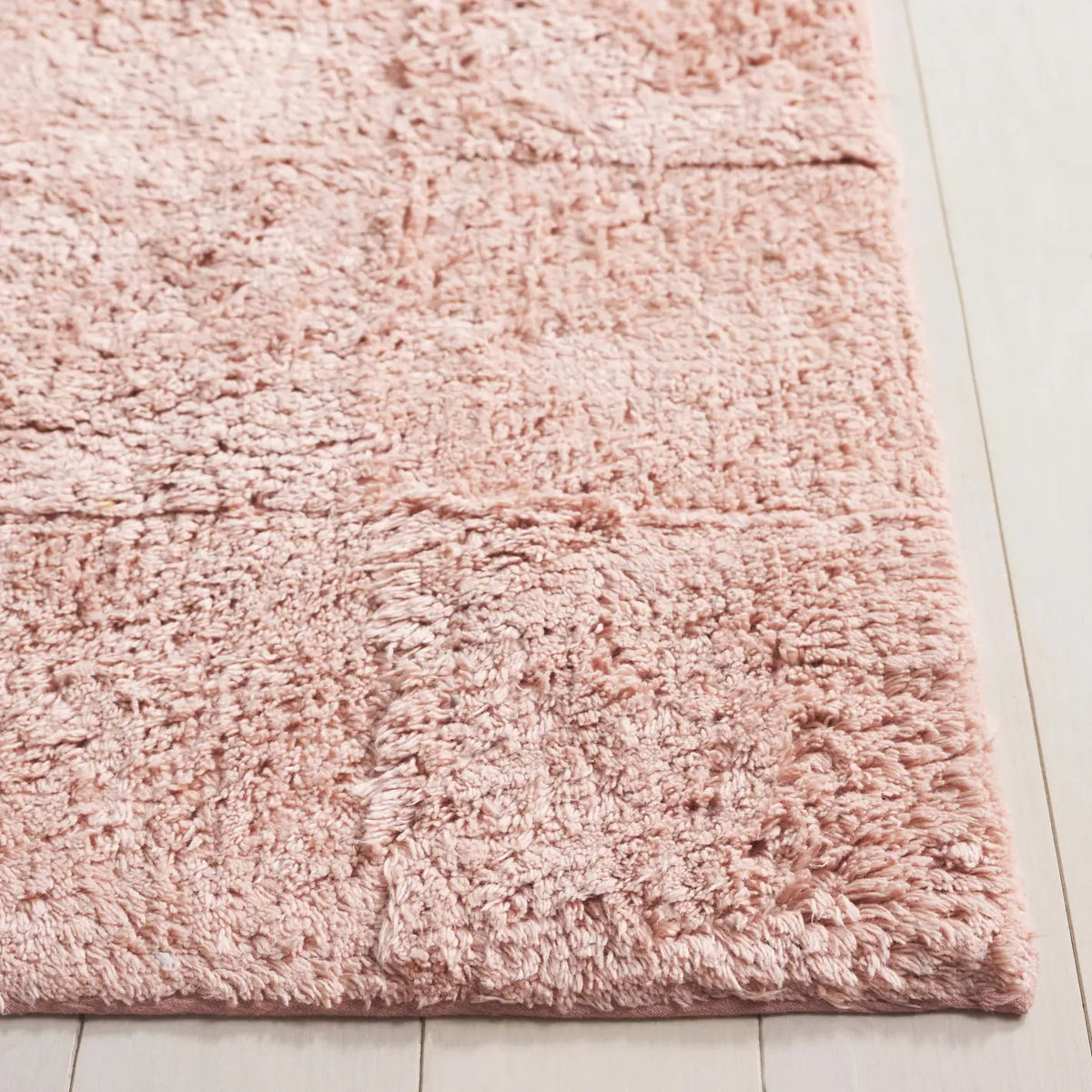 Safavieh Easy Care 4'-0" x 6'-0" Rug in Rose