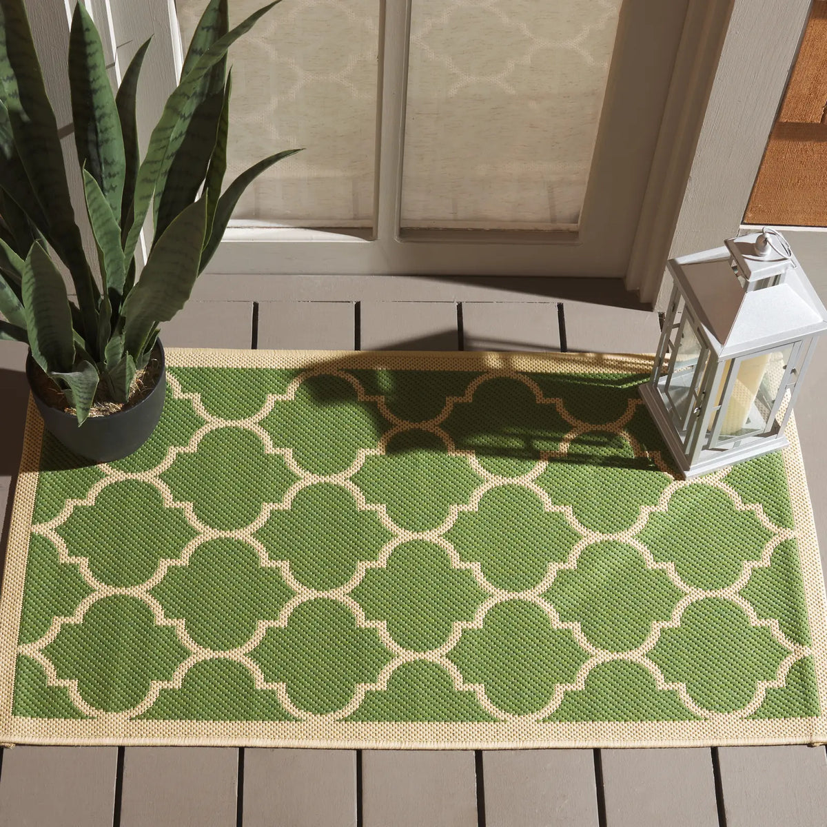 Safavieh Courtyard 2'-0" x 3'-7" Rug in Green / Beige