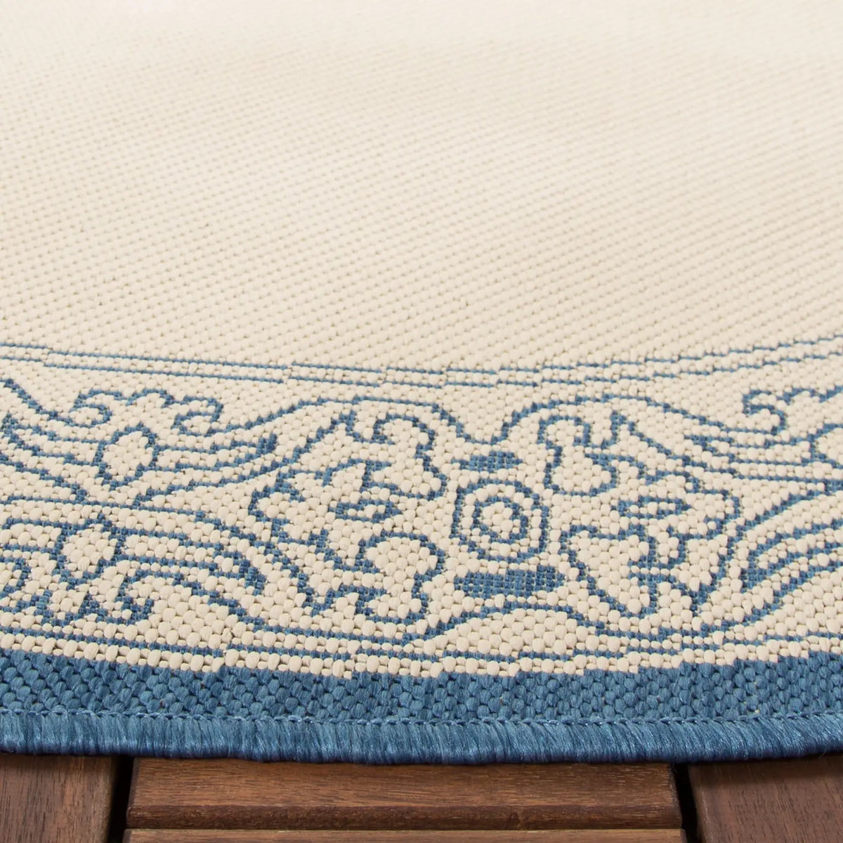 Safavieh Courtyard 5'-3" x 5'-3" Rug in Natural / Blue