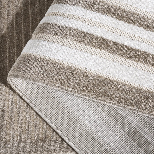 Safavieh Cabana 4'-5" x 6'-5" Rug in Dark Beig / Ivory