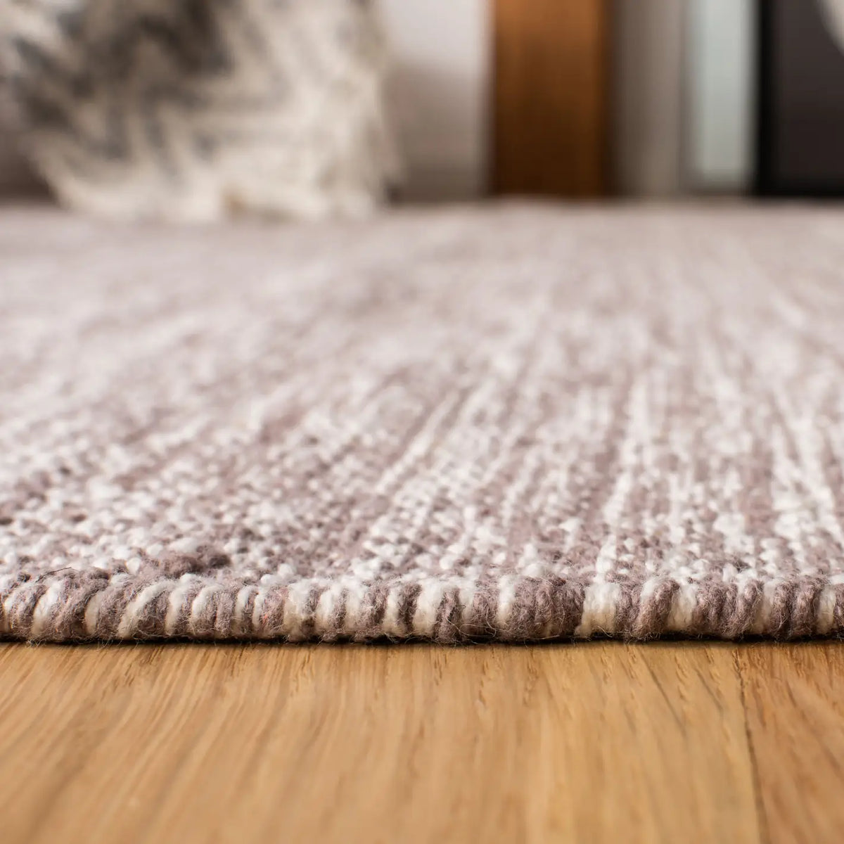 Safavieh Montauk 5'-0" x 8'-0" Rug in Grey