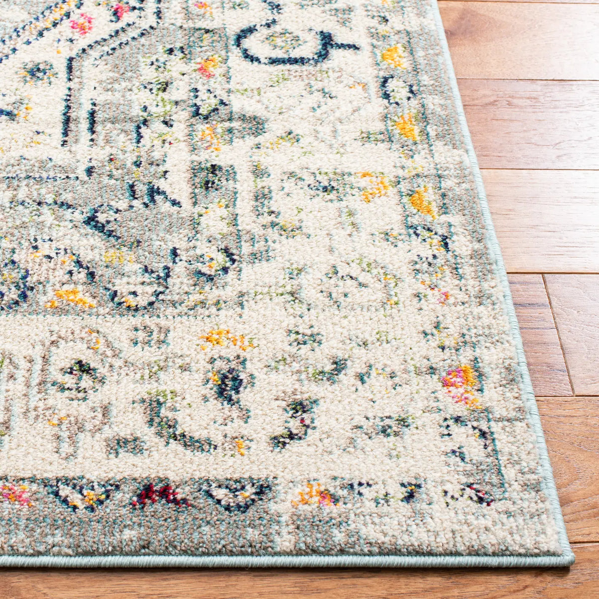 Safavieh Madison 4'-0" x 6'-0" Rug in Grey / Ivory