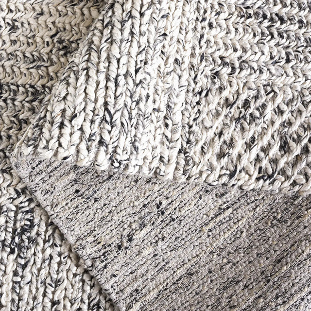 Safavieh Natural Fiber 4'-0" x 6'-0" Rug in Black / Ivory